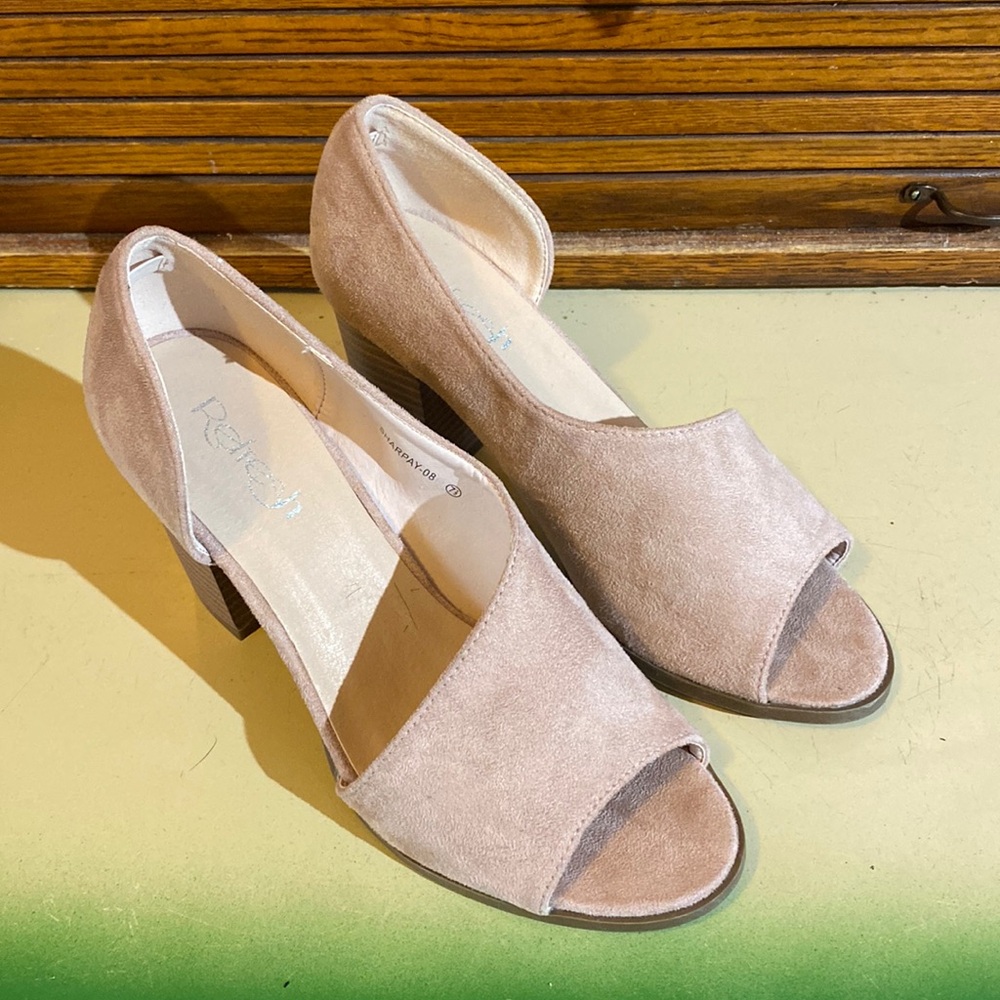 Refresh Womens Sharpay-08 heels. Like new size 7.5